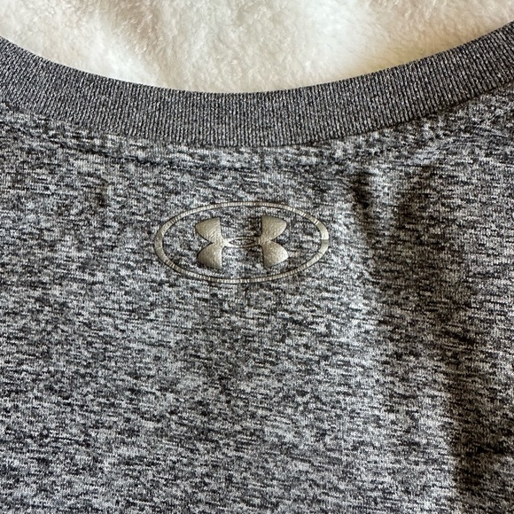 Under Armour HeatGear Short Sleeve V-Neck Loose Fit Shirt Women's Size M - Picture 7 of 8